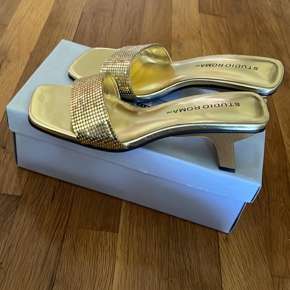 NWT Studio Roma open toe slide in gold with block heel size 6.5 - Picture 8 of 9
